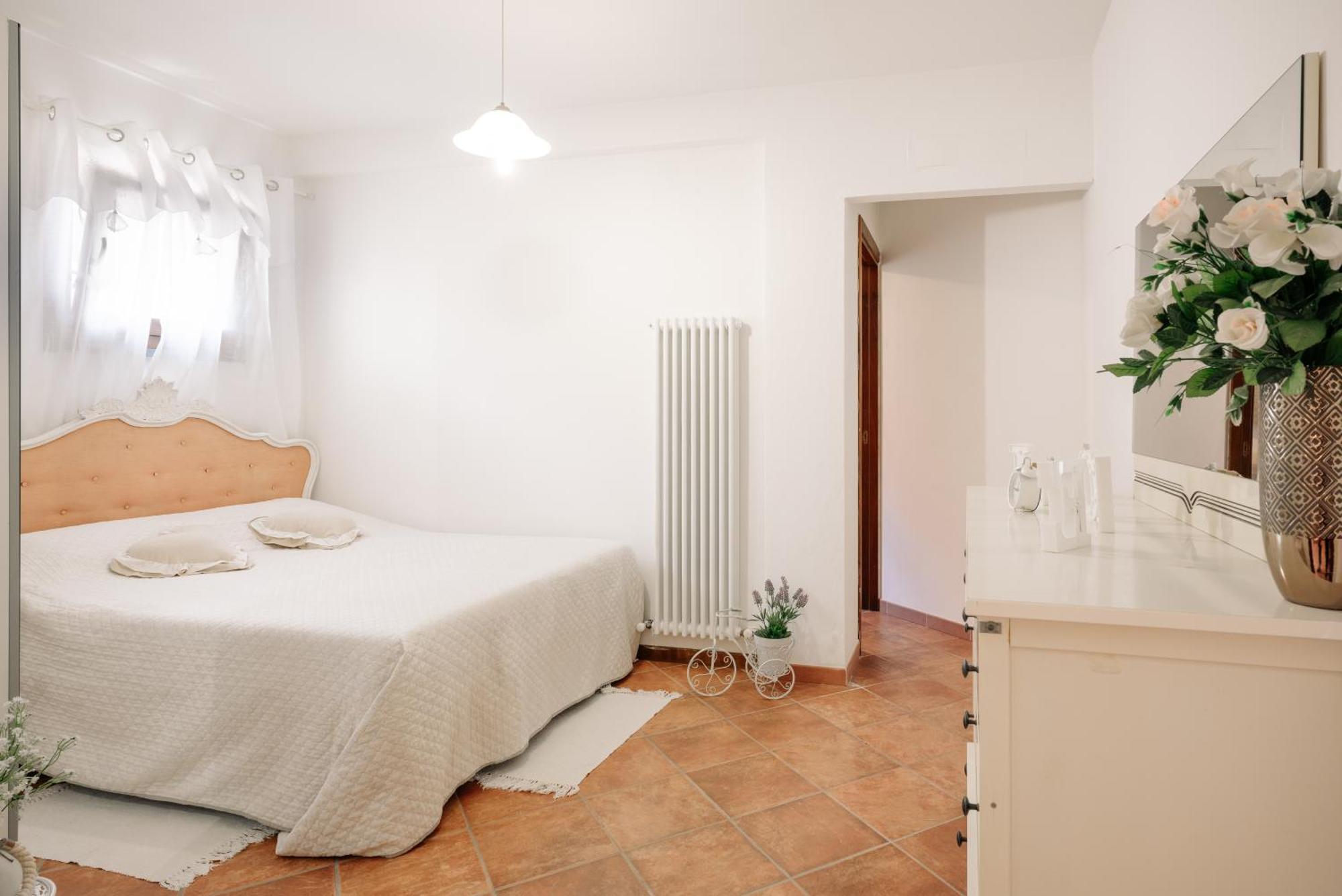 Ema'S Guest House Lucca Bagian luar foto